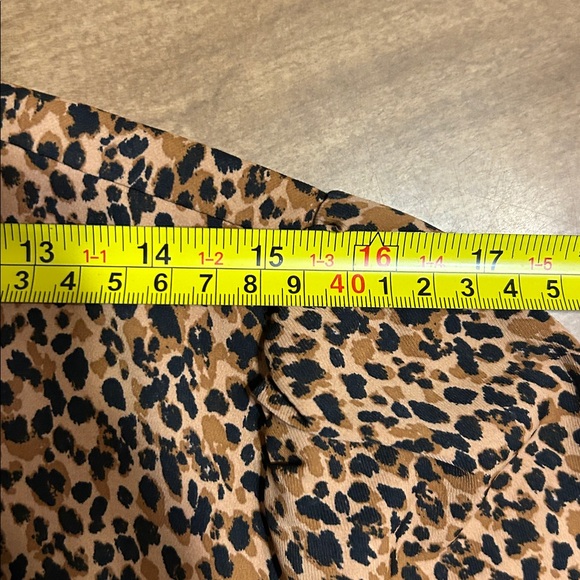 Tuckernuck Pomander Place Carlota Peplum Top Leopard Animal Print XXL
X - Picture 16 of 17